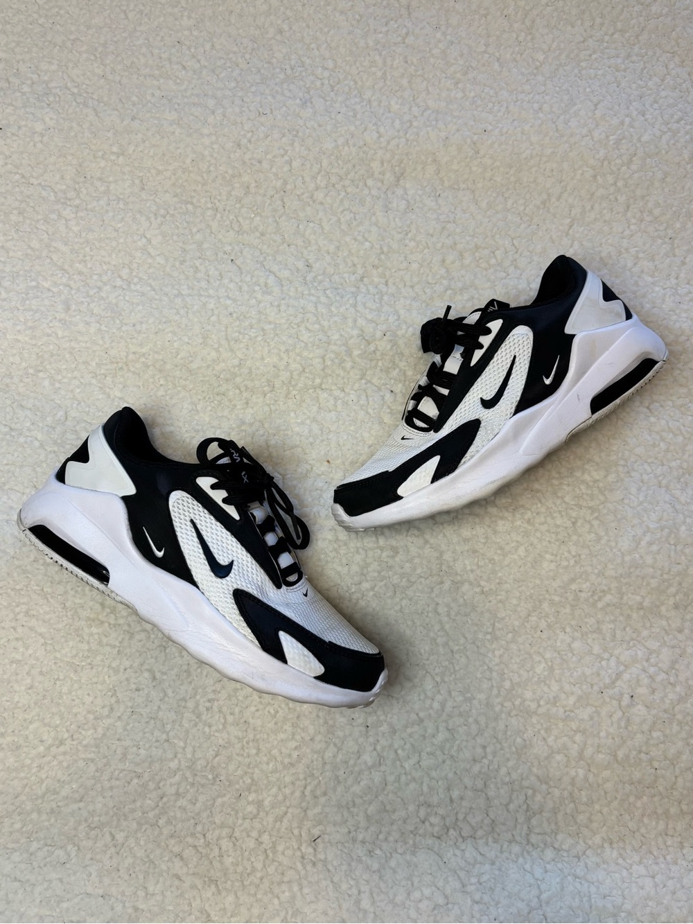 Nike Women Black and White Air Max Bolt Sneakers